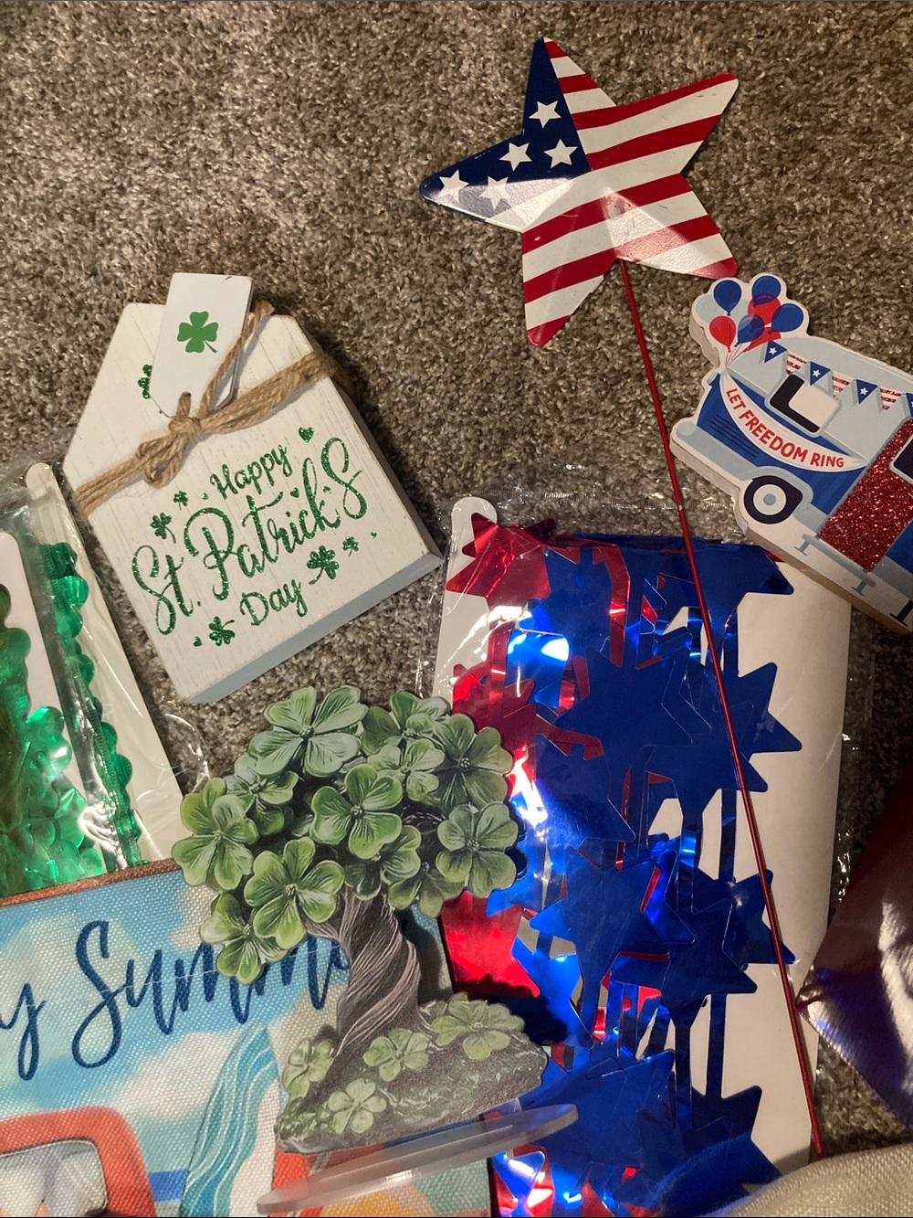 Holiday Home Decor Bundle - Picture 3 of 8